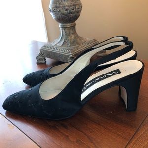 Nina Comfort Bello-LS Black Luster Satin Size 9.5.  Embroidered with flowers.